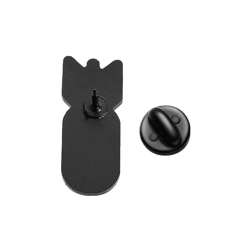 Cartoon Red Bomb F Logo Enamel - Party Games Bomb recension och pris